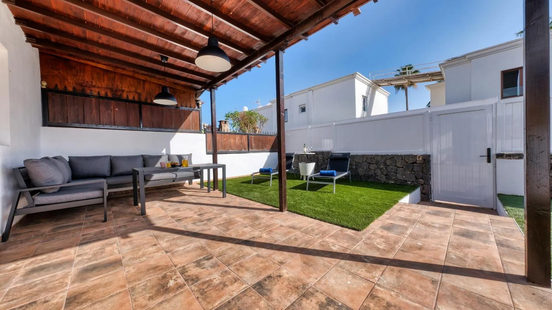 Villa Flaminia Art With Jacuzzi-400M From The Beach Puerto del Carmen  Spain